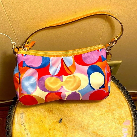 Coach Signature Scarf Print Pochette - Picture 3 of 12